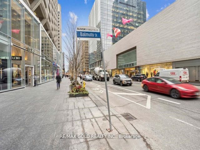 501 - 21 Balmuto St