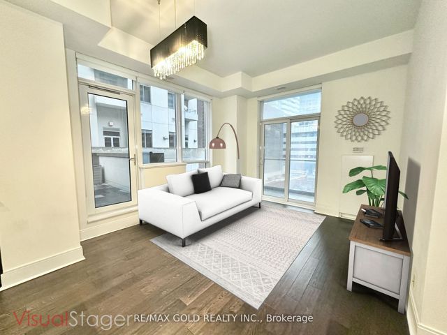 501 - 21 Balmuto St