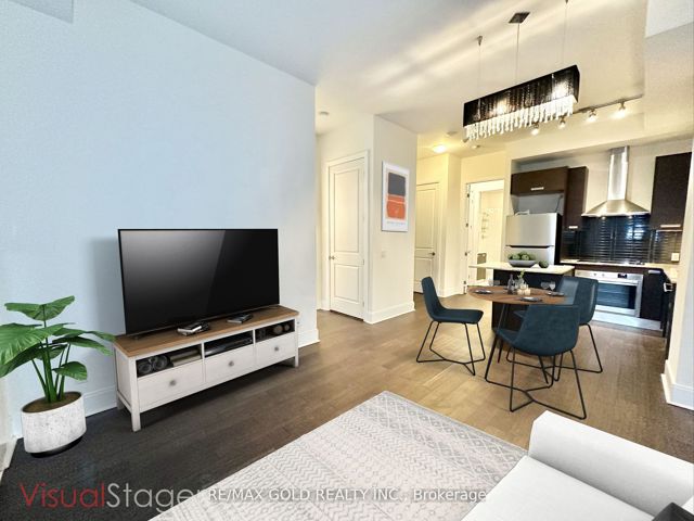 501 - 21 Balmuto St