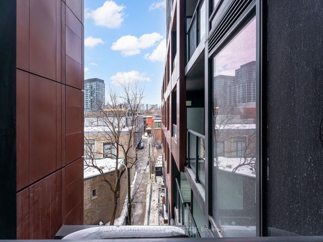 331 - 28 Eastern Ave