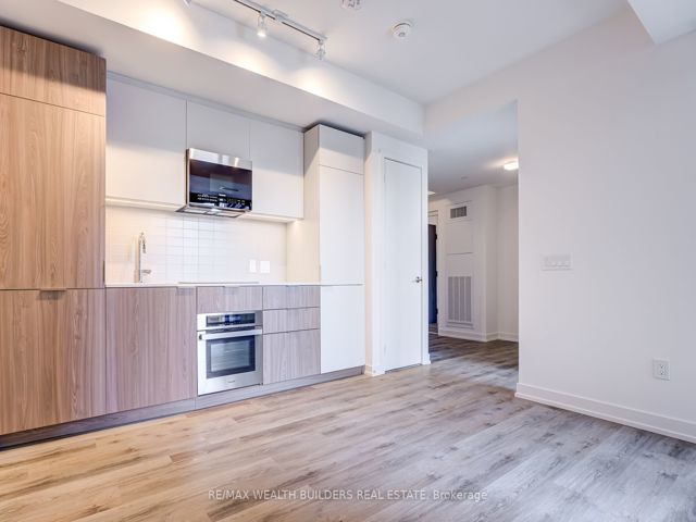 331 - 28 Eastern Ave