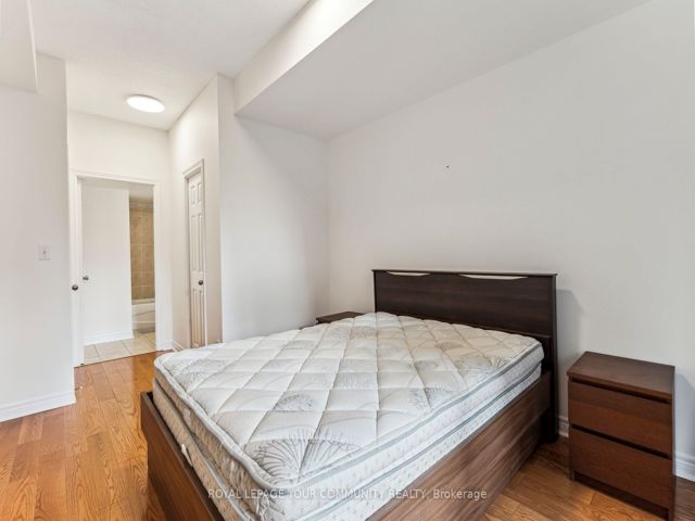 103 - 207 Wellesley St E