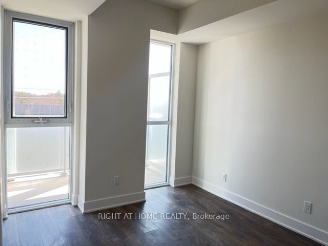 318 - 188 Fairview Mall Dr