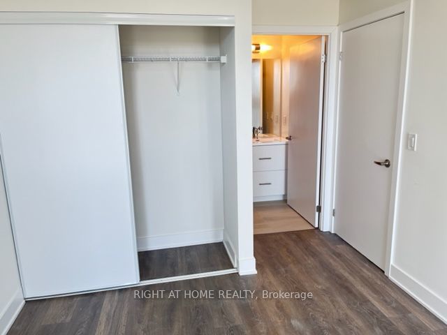 318 - 188 Fairview Mall Dr
