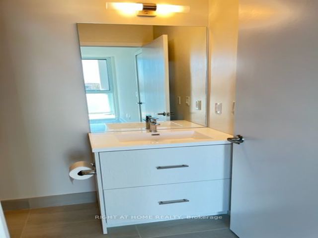 318 - 188 Fairview Mall Dr