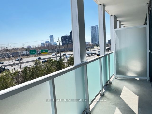 318 - 188 Fairview Mall Dr