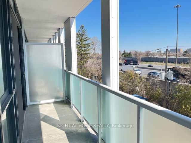 318 - 188 Fairview Mall Dr