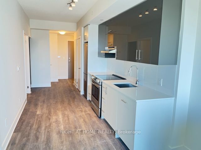 318 - 188 Fairview Mall Dr