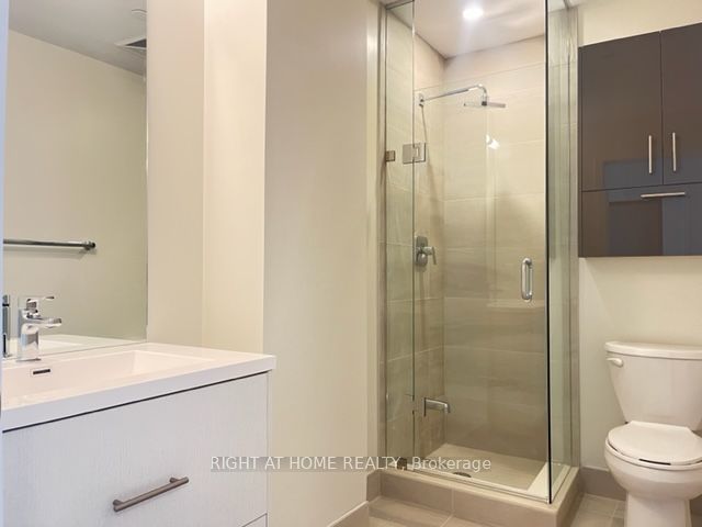 318 - 188 Fairview Mall Dr