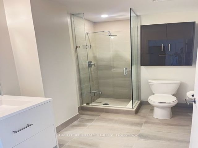 318 - 188 Fairview Mall Dr