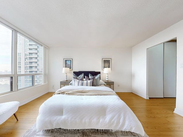 PH406 - 5785 Yonge St