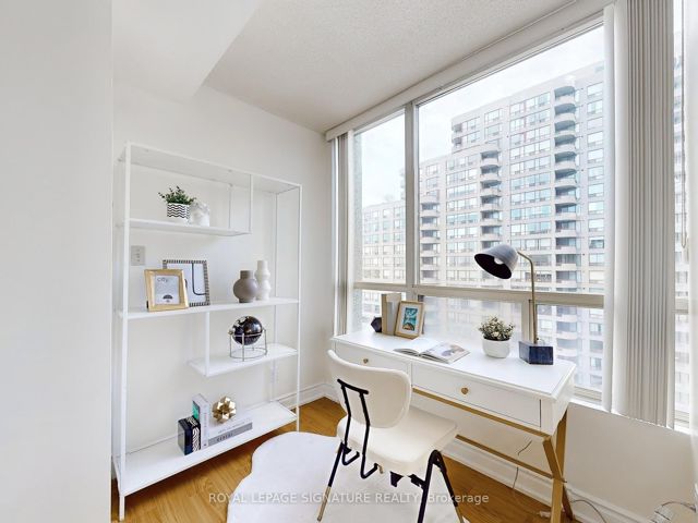 PH406 - 5785 Yonge St
