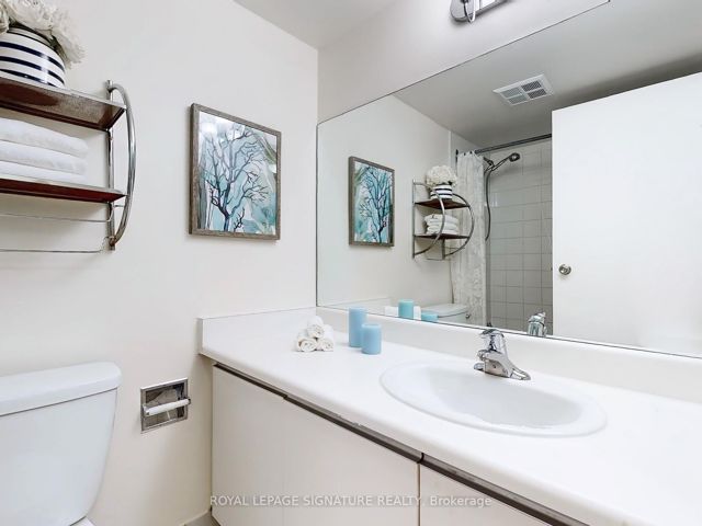 PH406 - 5785 Yonge St
