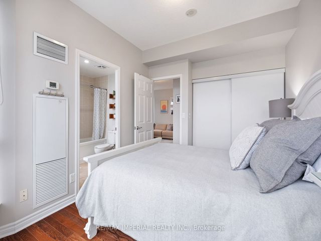2210 - 18 Holmes Ave