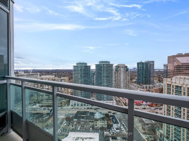 2210 - 18 Holmes Ave