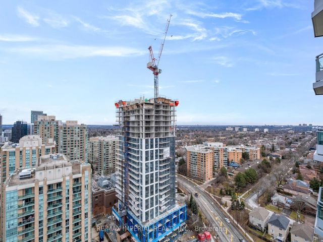 2210 - 18 Holmes Ave