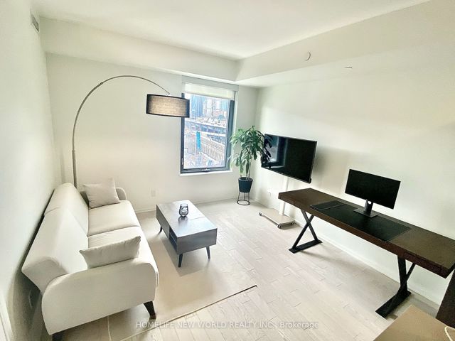 525 - 12 Bonnycastle St St W