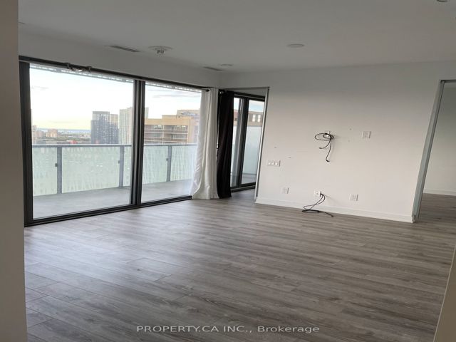 2115 - 50 Charles St E
