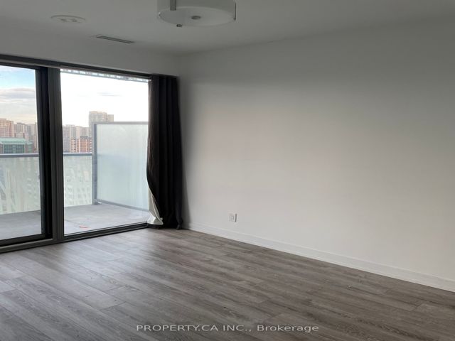 2115 - 50 Charles St E