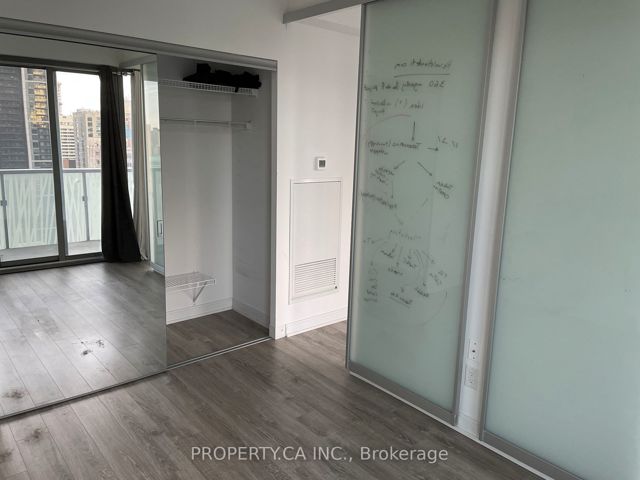 2115 - 50 Charles St E