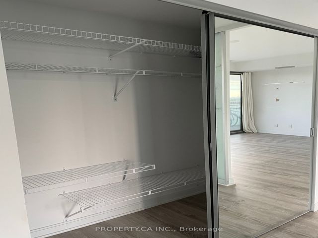 2115 - 50 Charles St E