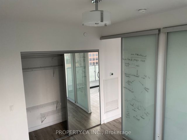 2115 - 50 Charles St E