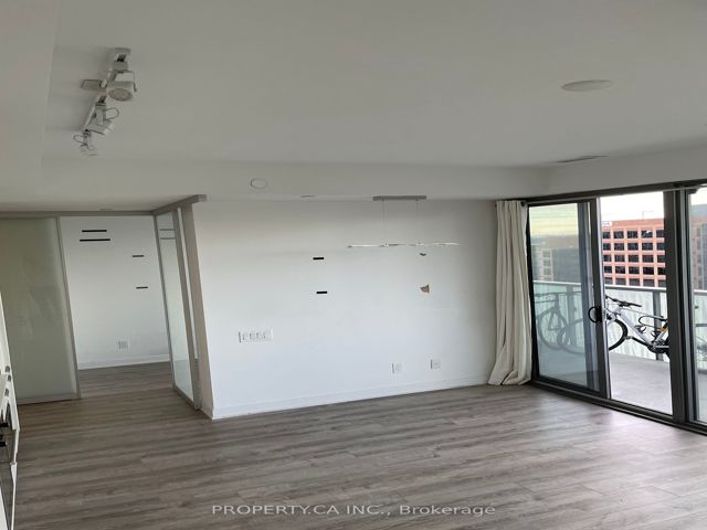 2115 - 50 Charles St E