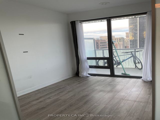 2115 - 50 Charles St E