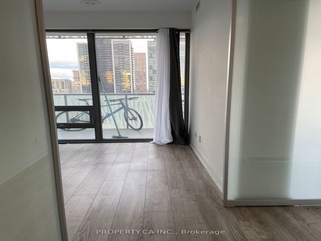 2115 - 50 Charles St E