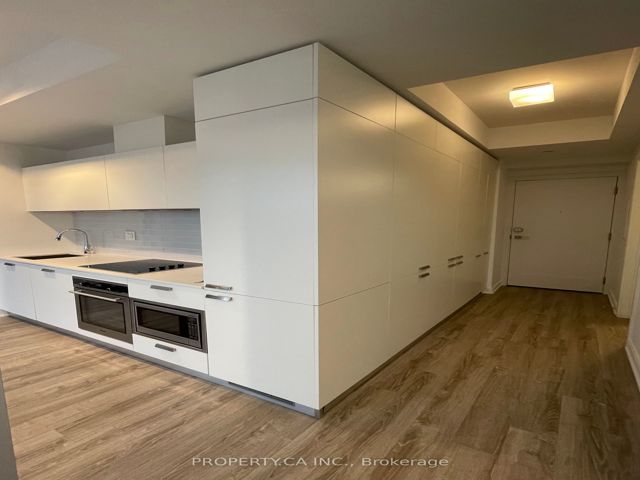 2115 - 50 Charles St E