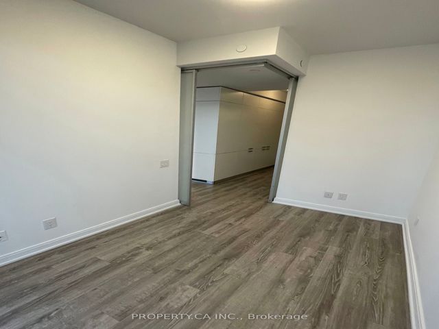 2115 - 50 Charles St E