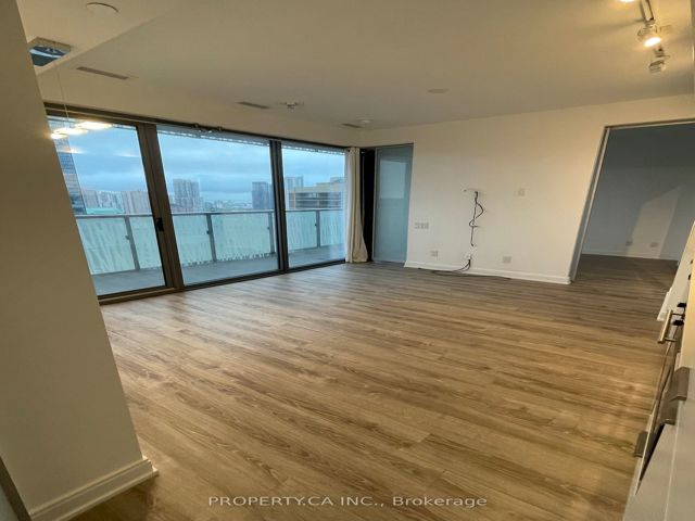 2115 - 50 Charles St E