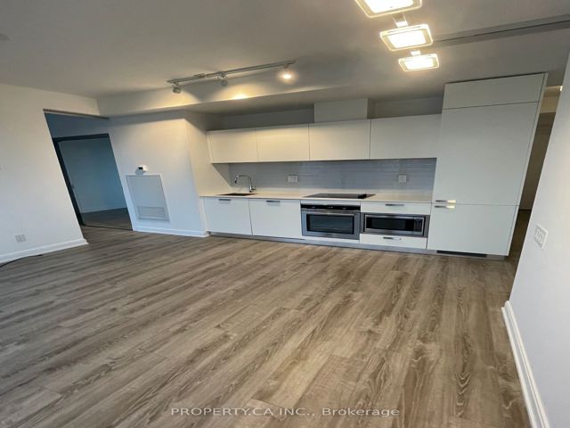 2115 - 50 Charles St E