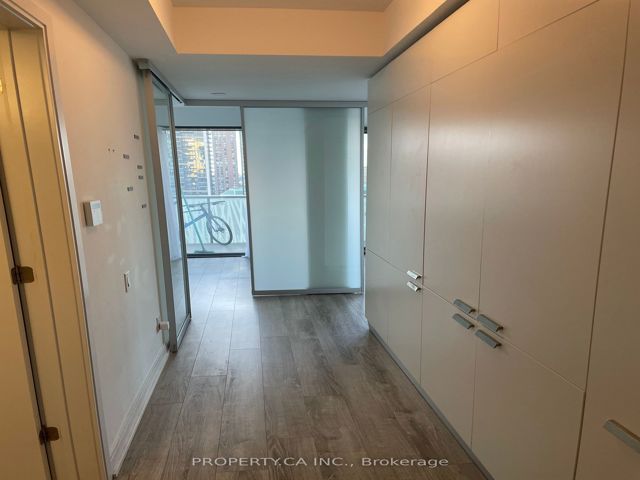 2115 - 50 Charles St E
