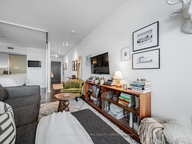 1111 - 78 Tecumseth St