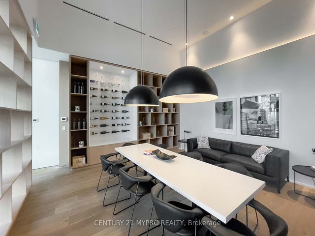 1710 - 5 Soudan Ave