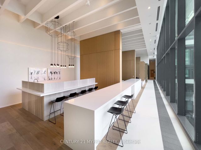 1710 - 5 Soudan Ave