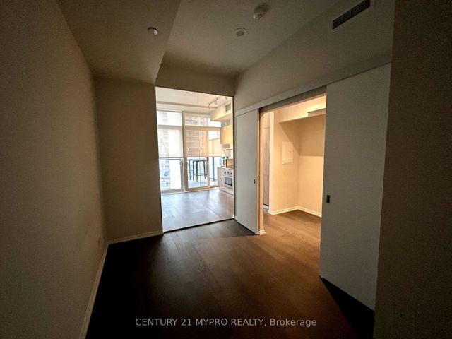 1710 - 5 Soudan Ave