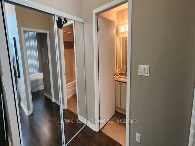 201 - 18 Harbour St