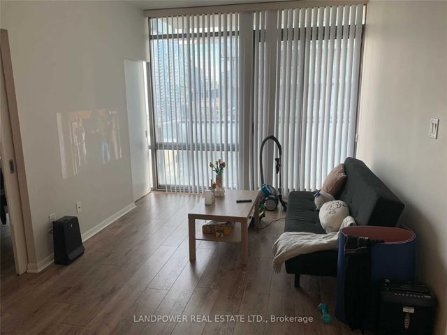 2808 - 37 Grosvenor St