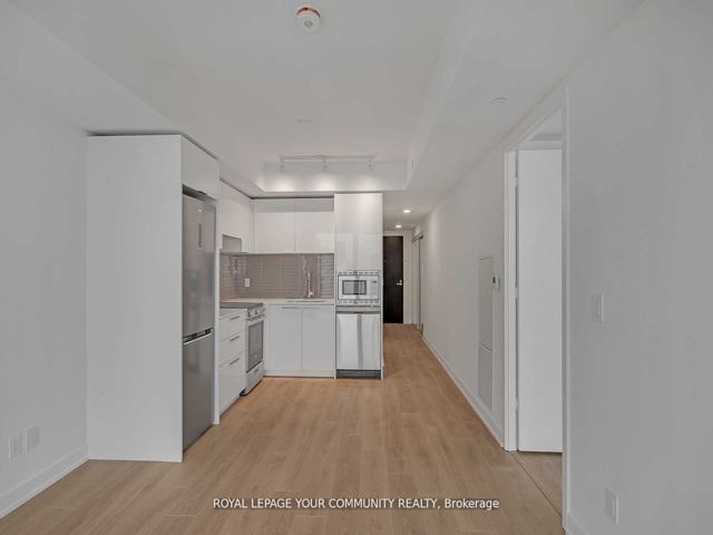 4910 - 501 Yonge St