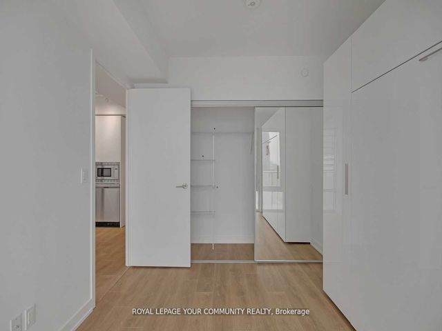 4910 - 501 Yonge St