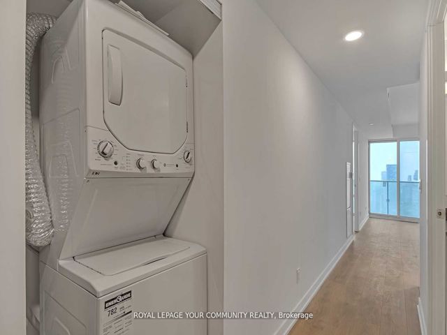 4910 - 501 Yonge St