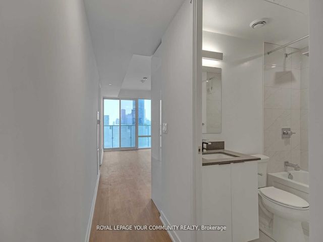 4910 - 501 Yonge St