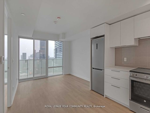 4910 - 501 Yonge St