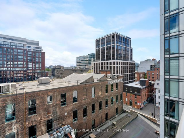 827 - 461 Adelaide St W