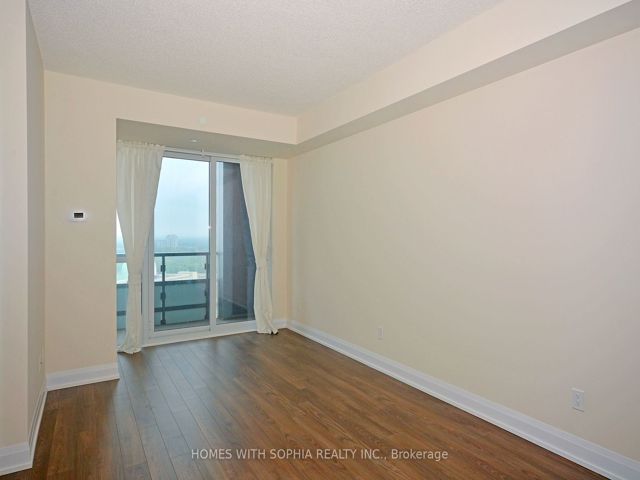 2004 - 18 Graydon Hall Dr