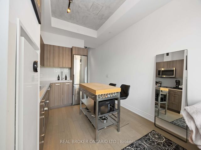 608 - 608 Richmond St W