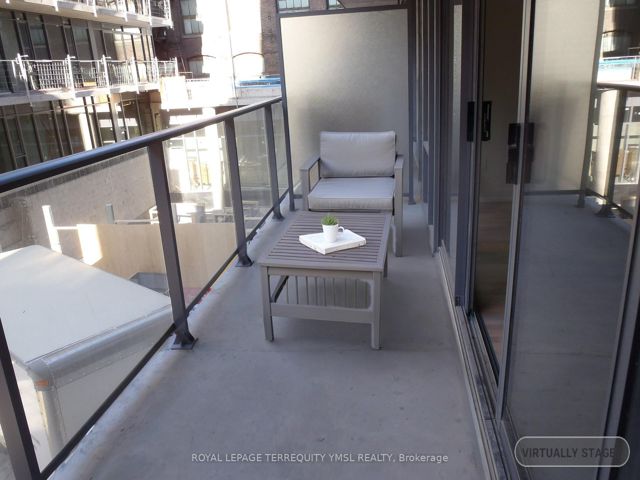 202 - 650 King St W