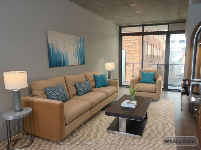 202 - 650 King St W